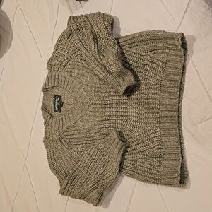 American Eagle v neck sweater
